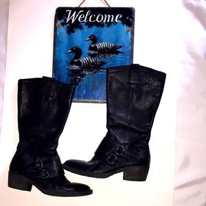 BORN Leather Boots EUC